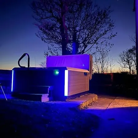Hycemoor Escape-private Hot Tub