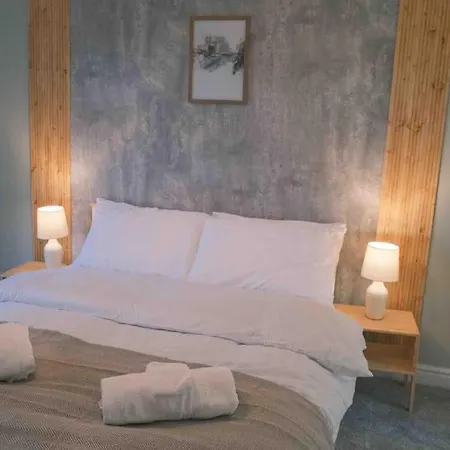 Hycemoor Escape-private Hot Tub Villa *